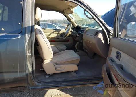 2000 Toyota Tacoma Prerunner V6 from USA, damaged, VIN 4TASN92N5YZ632552